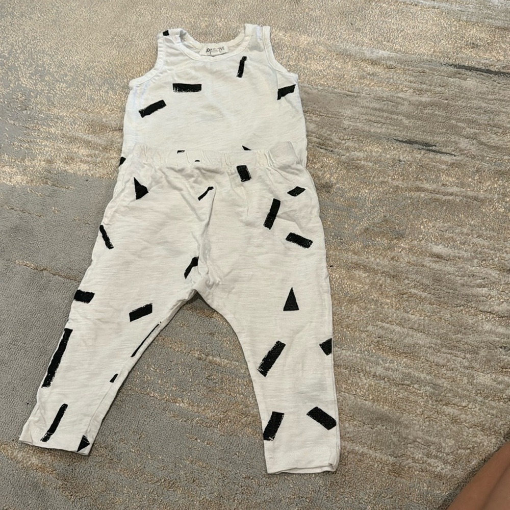 Joah love 12 month black and white set